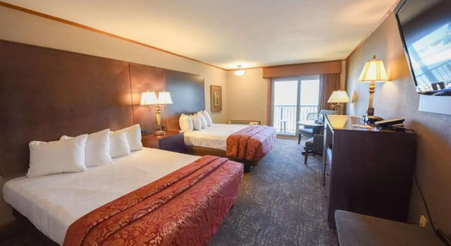 Четырёхместный номер Standard с видом на внутренний двор Best Western Plus Dockside Waterfront Inn