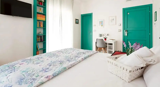 Starnone Bed&Book, Buchen Sie Hotel Chiaia Neapel