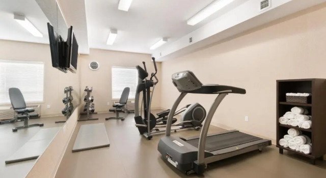 Трёхместный номер Business Days Inn by Wyndham Medicine Hat