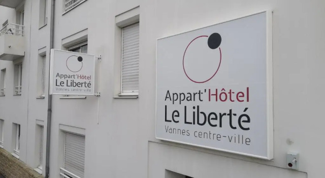 Апартаменты с 3 комнатами Appart Hôtel Le Liberté Vannes Centre-Ville
