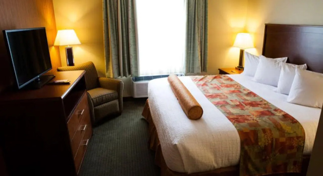 Люкс Best Western Plus Service Inn & Suites