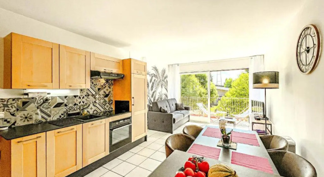 Апартаменты Annecy 1 Bedroom Apt with Balcony