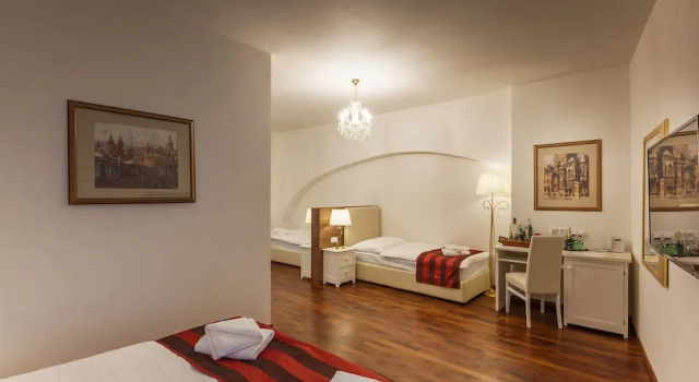 Четырёхместный номер Executive Little King Hotel U Malvaze
