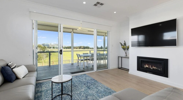 House at Normanville - 22 Union Road, Book Hotel Normanville South Australia