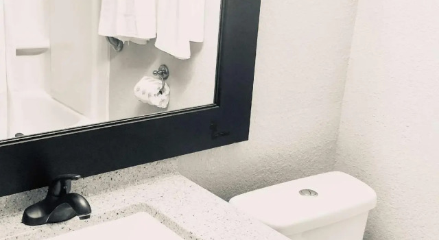 Четырёхместный номер Standard Econo Lodge Montgomery South I-65