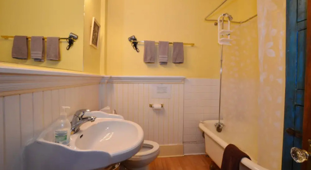 Номер Economy Marketas Bed and Breakfast