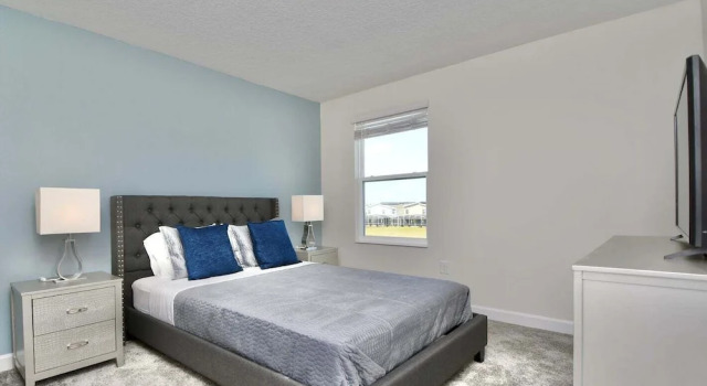 Modern Oasis Near Shopping n Golf Course w Pool, Varaa Lomakoti Huvilat kohteessa Florida, Villa