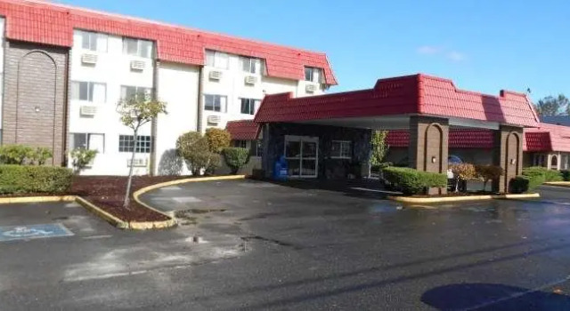 Кровать в общем номере GuestHouse Inn Fife