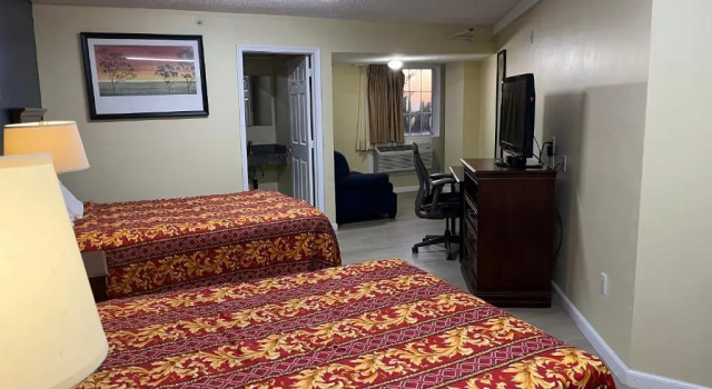Трёхместный номер Standard Royal Lodge