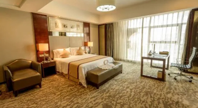 Двухместный семейный люкс Дуплекс Sovereign Hotel Zhanjiang