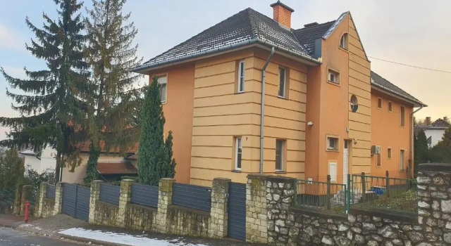 Апартаменты Adel Apartman