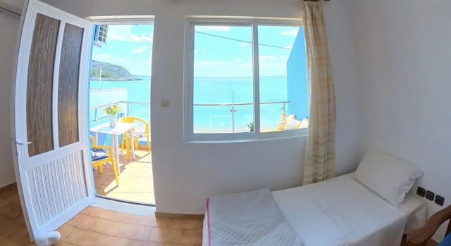 Blue House Beach Apartment - Sleeps 4 & Balcony, Reserva ahora Apartamento Charaki Rodas