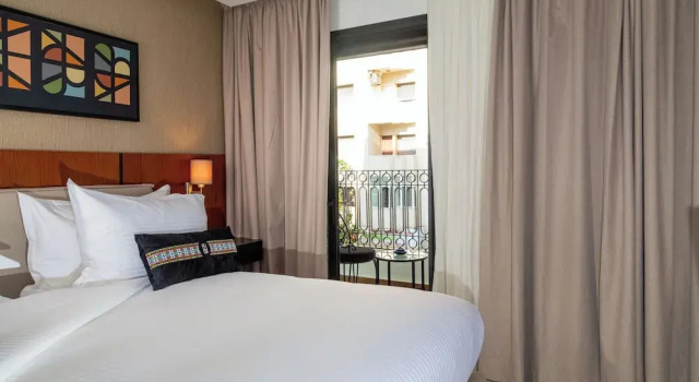 Двухместный номер Standard с балконом и с видом на город BRĂAT Hôtel
