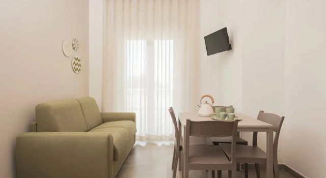 Двухместные апартаменты с балконом Zest House
