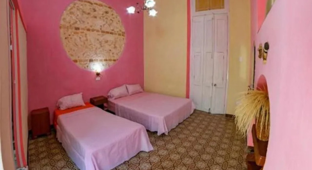 Hostal Ramon el Artista, Забронировать Отель Гавана Гавана, рядом с Старая площадь
