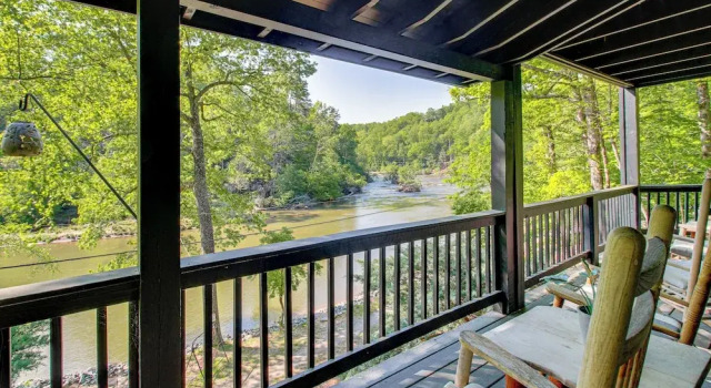'the River Rest' Ellijay Cabin w/ Hot Tub!