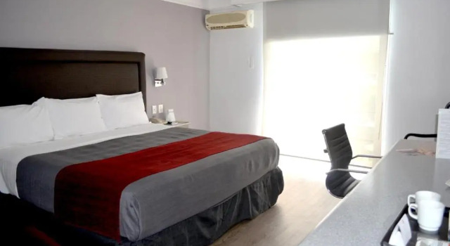 Номер Standard Plaza Camelinas Hotel