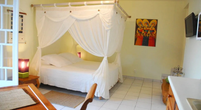 Villa Mascarine, Book Villa Hotels in Saint-Paul with Parking, Parking