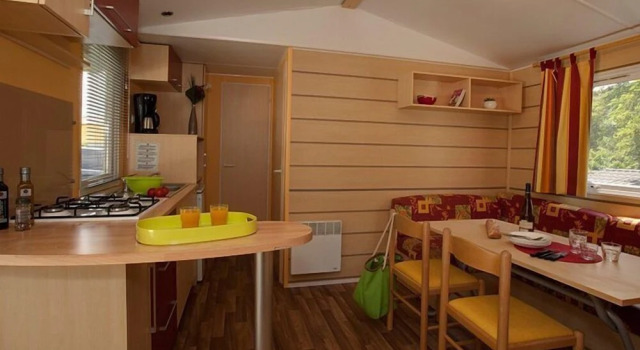 Семейный коттедж с 3 комнатами Camping Soleil D'oc