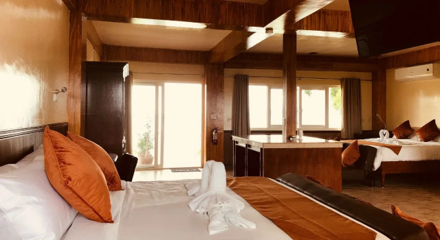 Monkey Beach Dive Resort