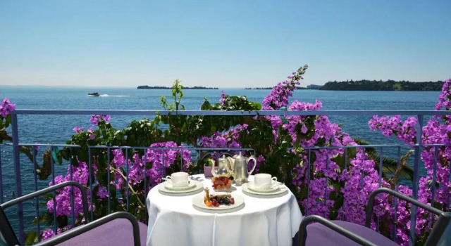 Двухместный номер Classic с видом на озеро Hotel Monte Baldo e Villa Acquarone