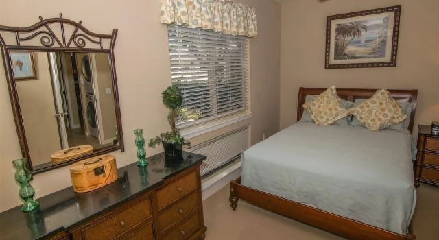 Close To The Beach, Shopping And Adventures!  3 Bed  3 Bedroom Condo