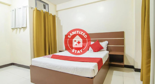 OYO 578 Red Velvet Suites Vaccinated Staff