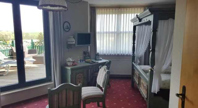 Landhotel BurgenBlick, Book Hotel 4-stjernede hoteller i Luther Trail, 4*