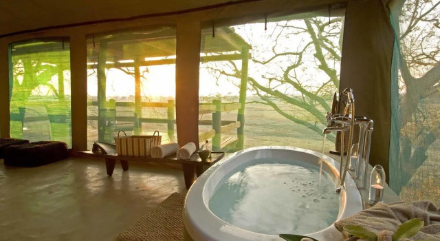 Puku Ridge Camp, Book Hotel South Luangwa National Park 