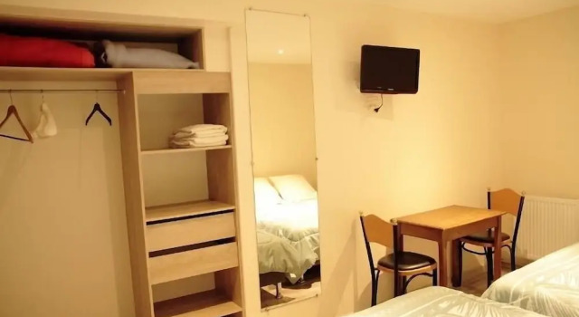 Трёхместный номер Standard Hotel Pourcheresse