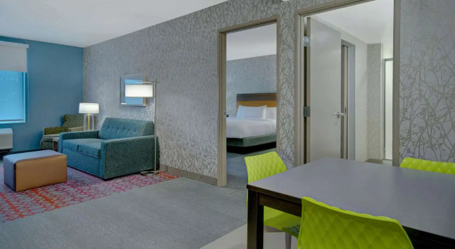 Двухместный люкс c 1 комнатой Home2 Suites By Hilton Grand Rapids Airport