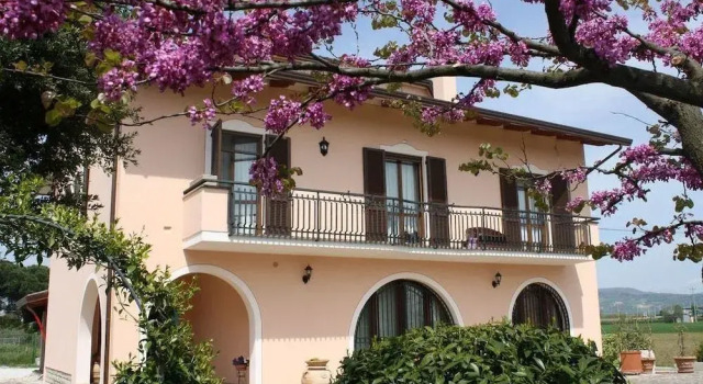 B&B Laura, Varaa Bed and Breakfast Bastia Umbra Umbria