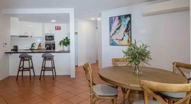 Byron Bay Accom Unit 1 46 Lawson Street, Byron Bay - Nautilus, Забронировать Отель Отели Байрон-Бей с парковкой, рядом с Пляж Пасс, Парковка