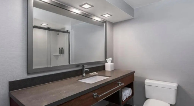 Люкс Courtyard by Marriott San Diego Miramar
