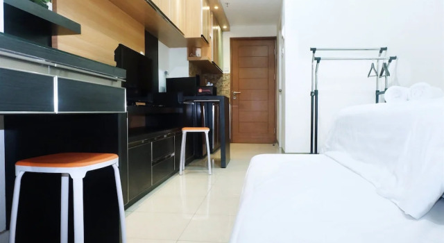 Cozy Studio Apartment Near Mall Kelapa Gading, Book Lejlighed Hoteller i Kelapa Gading med pool, Swimmingpool