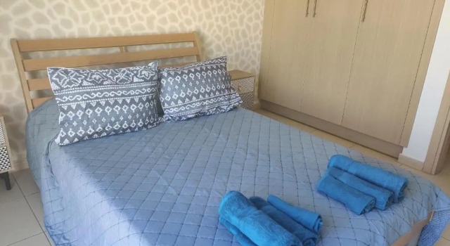 1 bedroom Flat steps from Da Costa Bay, Protaras with wifi, Boek Hotel Hotels in Protaras met parkeren, in de buurt van Neolithic Settlement, Parkeren