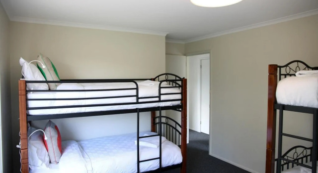 Waterfront Holiday Home - Esplanade 54, Prenota Hotel Margate Huon Valley
