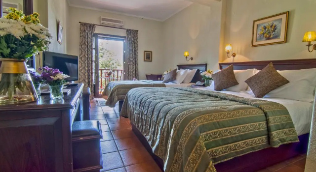 Трёхместный номер Standard Hotel Doupiani House