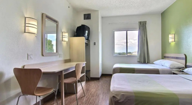 Четырёхместный номер Standard Motel 6-Albuquerque, NM - North