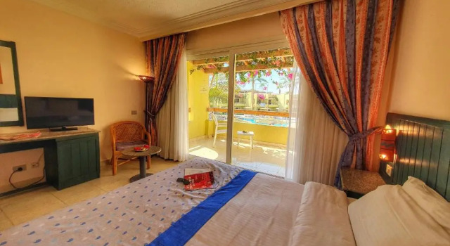 Standaard kamer uitzicht op het zwembad Eurotel Palm Beach Resort