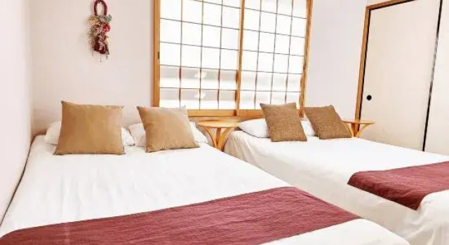 NOYA: 2-min walk to Namba, direct access to airport, private house for up to 16 people, Забронировать Отель Осака префектура Осака