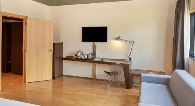 Люкс NH Madrid Las Tablas