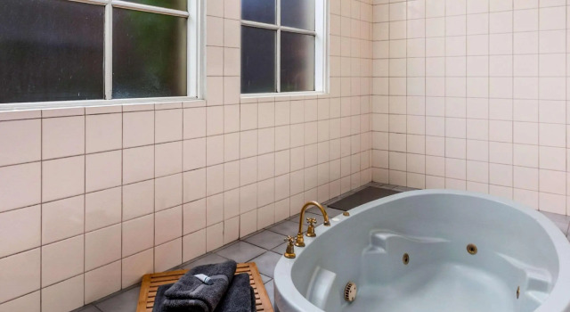 Трёхместный номер Standard Greensborough Motel