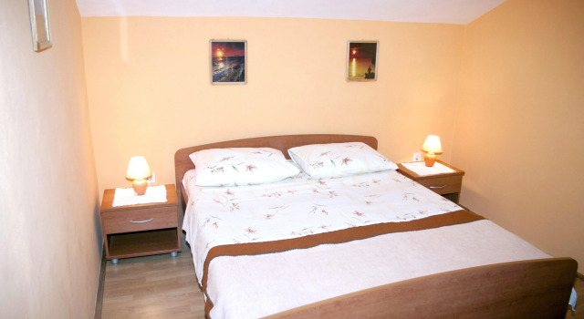 Apartment With one Bedroom in Prvic Luka, With Wonderful sea View, Fur