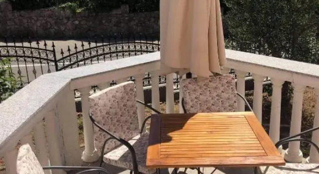 Apartment Krk-Kornic ground floor, Prenota Appartamento Hotel a Isole Quarnerine con parcheggio, Parcheggio