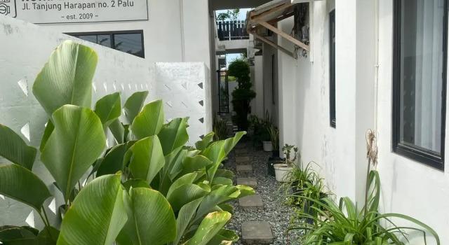 Urbanview Hotel Medio Inn Palu by RedDoorz, Rezervovat Hotel Hotely v Sulawesi s parkováním, Parkování