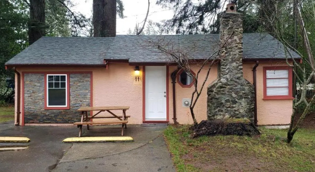 Номер Economy Malahat Bungalows Motel
