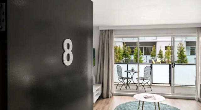 Апартаменты Deluxe Burwood Serviced Apartments