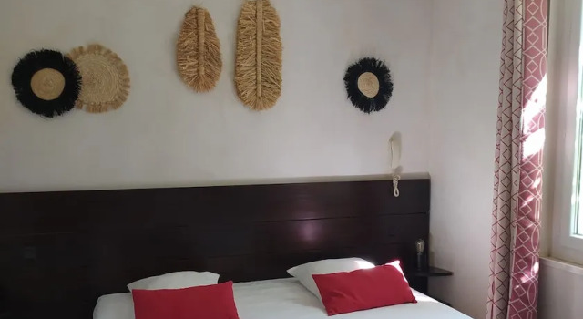 Двухместный номер Standard Logis Hôtel Synaya