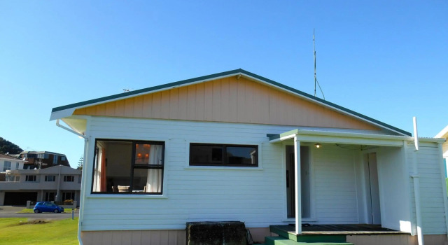 Bobs Bach - Mt Maunganui Bach